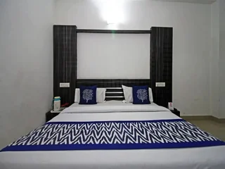 Шринагар: Hotel Broadway