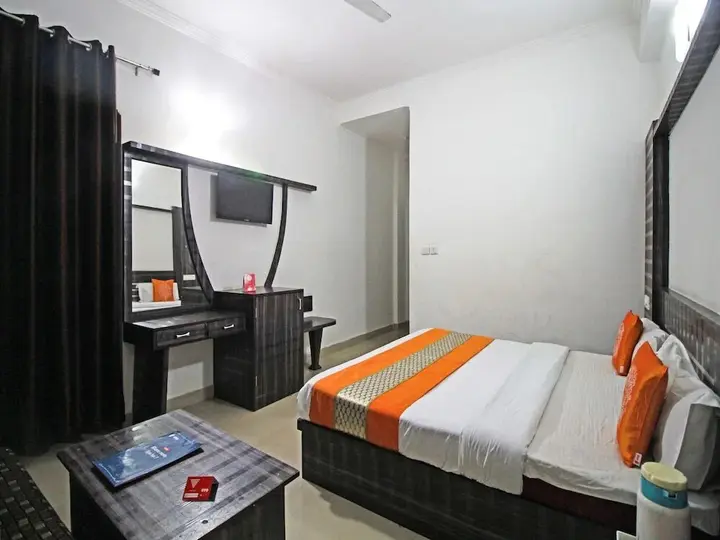 Шринагар: Hotel Broadway