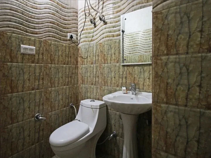 Шринагар: Hotel Broadway