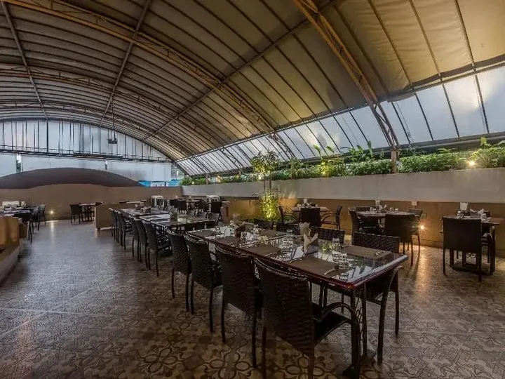 Мумбаи: The Maharaja Business Hotel