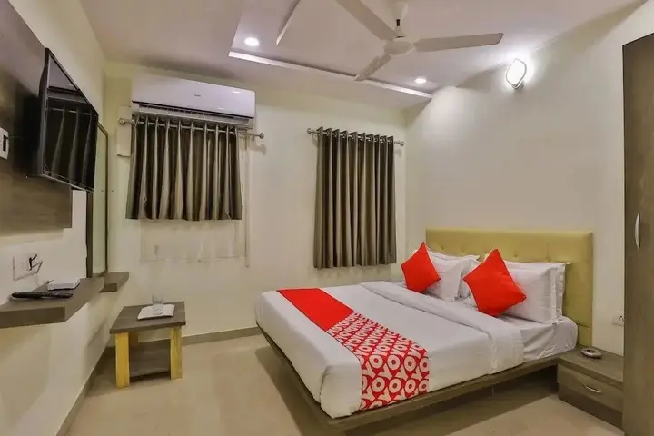 Ахмедабад: OYO Rooms Sola SG Highway 2