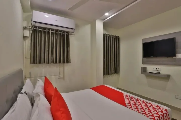 Ахмедабад: OYO Rooms Sola SG Highway 2