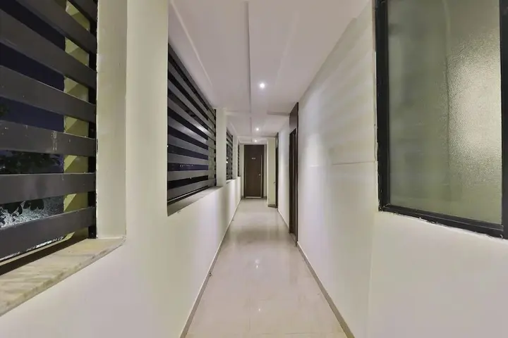 Ахмедабад: OYO Rooms Sola SG Highway 2