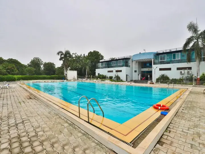 Гандхинагар: Infocity Club And Resort By OYO Rooms