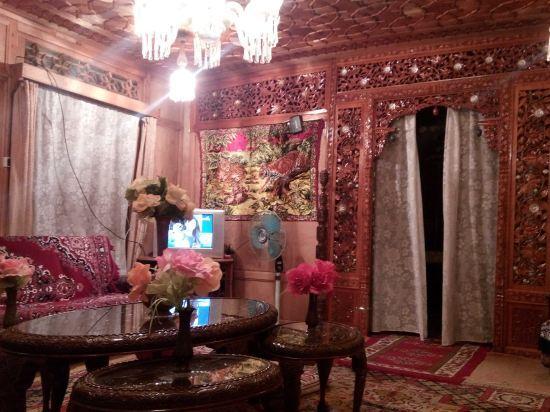Шринагар: Houseboat Old Palace
