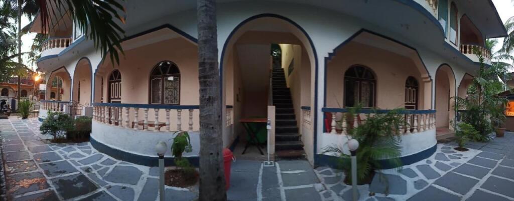 Бага: Domingos Guest House