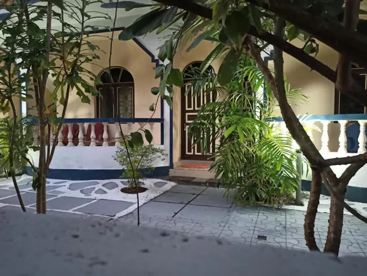 Бага: Domingos Guest House
