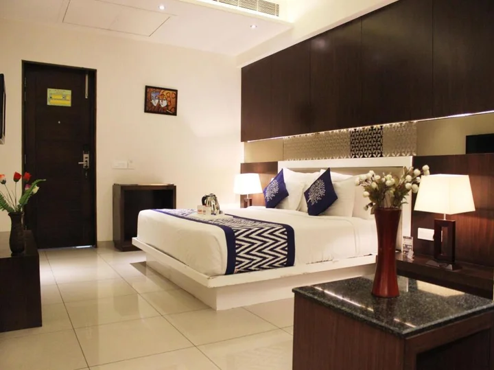 Агра: Capital O 3773 City Square And Suites