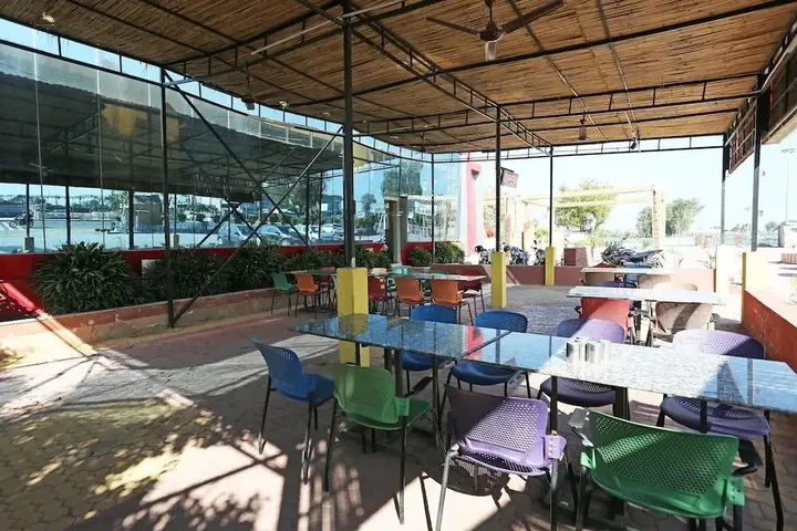 Сирса: Mehak Garden