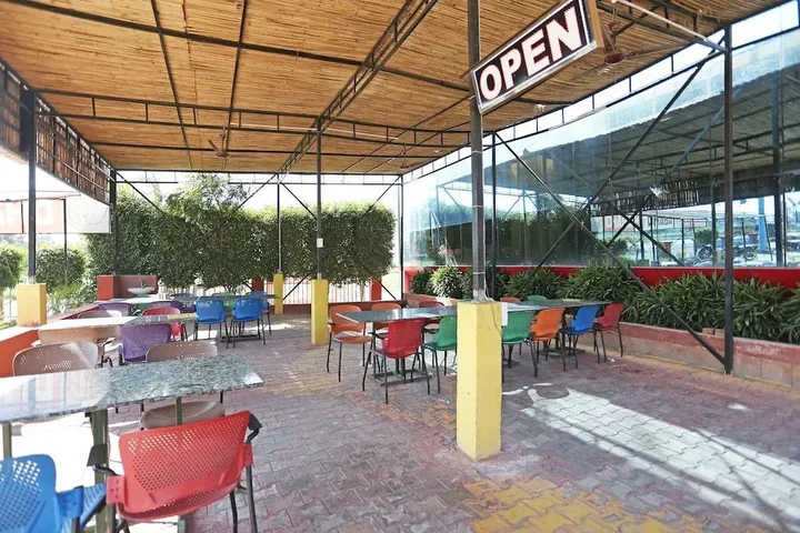 Сирса: Mehak Garden