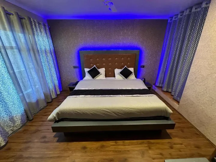 Шринагар: Hotel Luxury Inn