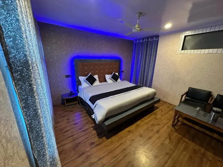 Шринагар: Hotel Luxury Inn
