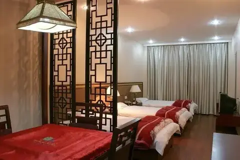 Лоян: Peach Blossom Manor