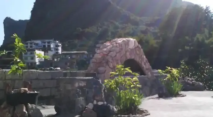 Яншо: The Stone Bridge-Home Sweet Home in the Valley