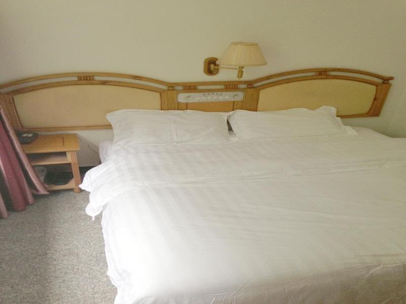 Чжанцзяцзе: J&H Nature Hotel