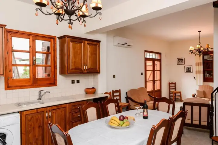 Пейя: Villa Saint George Stone Costa Demetriou