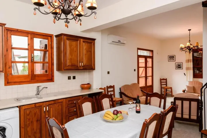 Пейя: Villa Saint George Stone Costa Demetriou