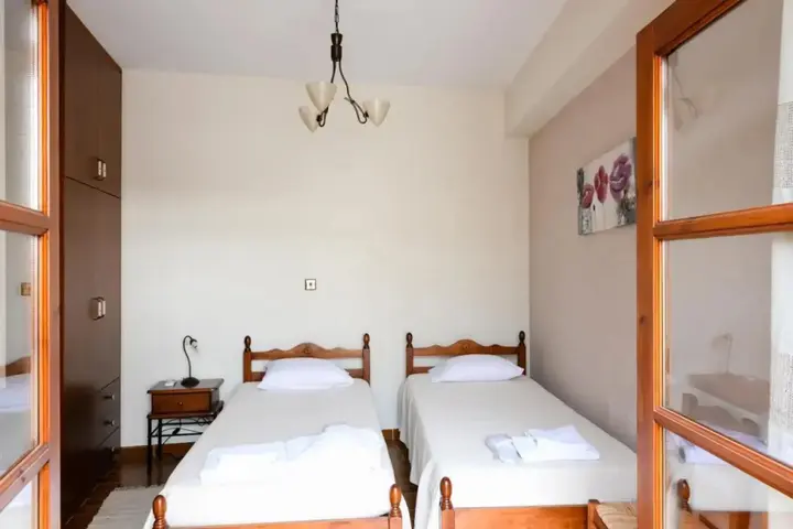 Пейя: Villa Saint George Stone Costa Demetriou