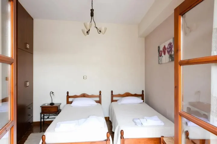Пейя: Villa Saint George Stone Costa Demetriou