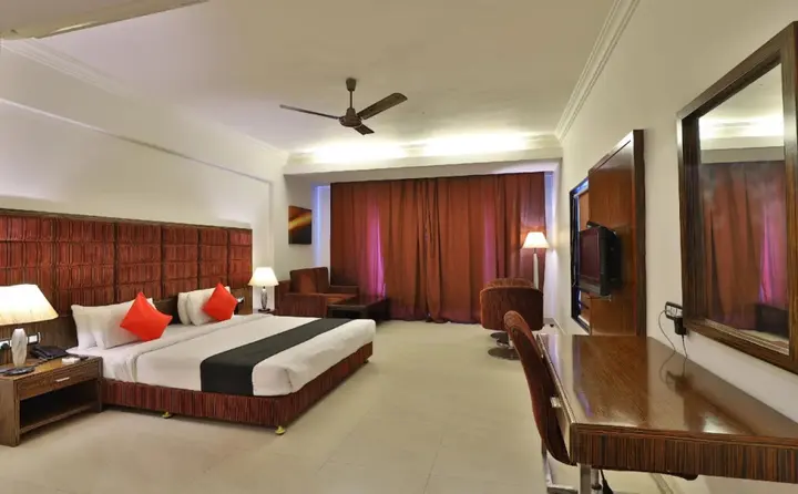 Бхаруч: Capital O 23123 Hotel Kohinoor
