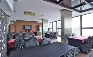 Бхаруч: Capital O 23123 Hotel Kohinoor
