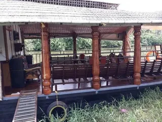 Кумараком: Royal Life Houseboat