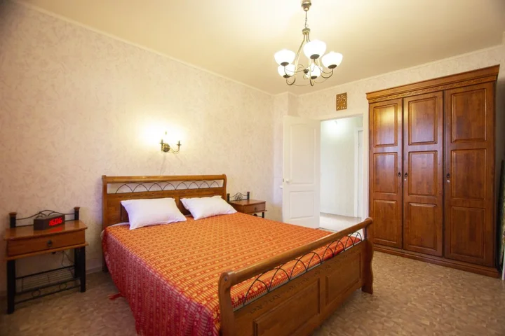 Красноярск: Dvukhkomnatnaya kvartira Planeta Apartments