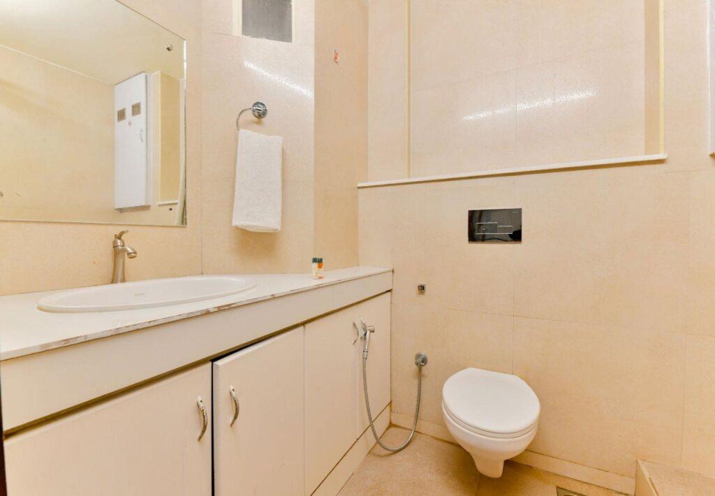 Эрамаллур: Plaza Suites