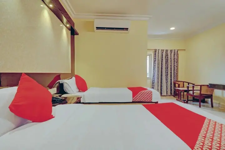 Висакхапатнам: Hotel Sri Sai Grand Central by Oyo