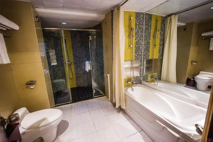 Шаогуань: Yutian Hotel
