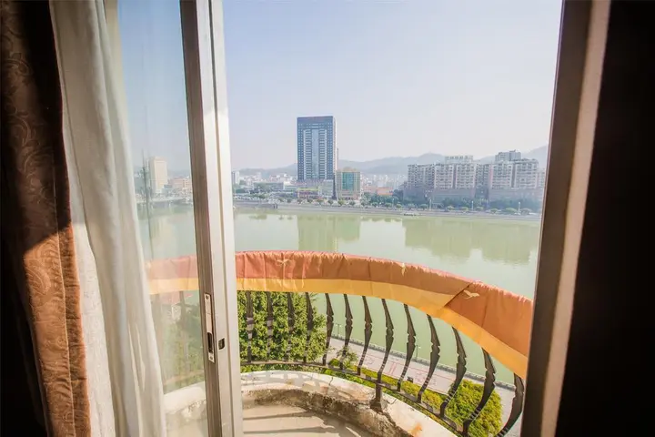 Шаогуань: Yutian Hotel