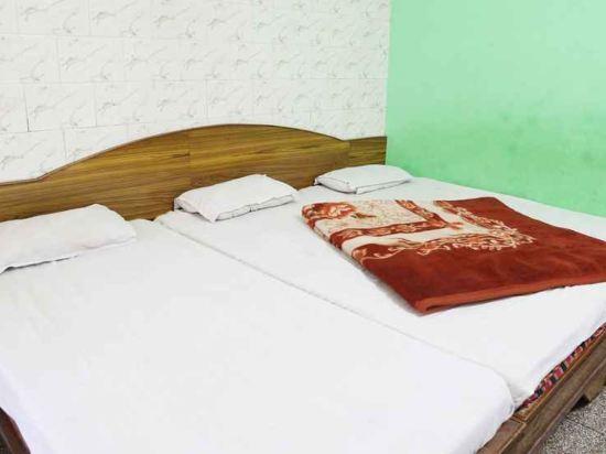 Наинитал: Hotel Ahuja