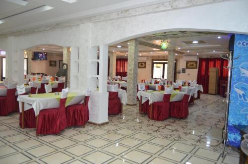 Хасси Мессауд: Hotel Raymon