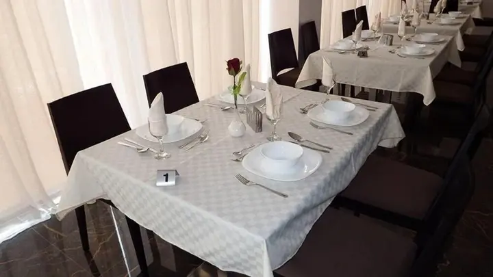 Бир-эль-Джир: Hôtel Hadil