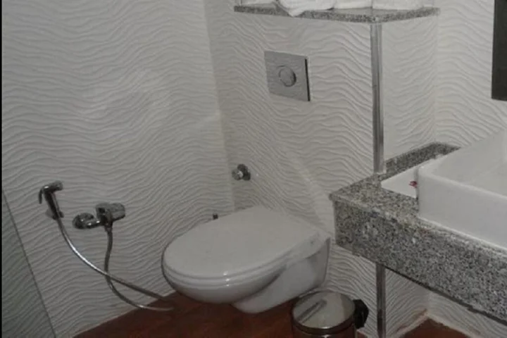 Бир-эль-Джир: Hôtel Hadil