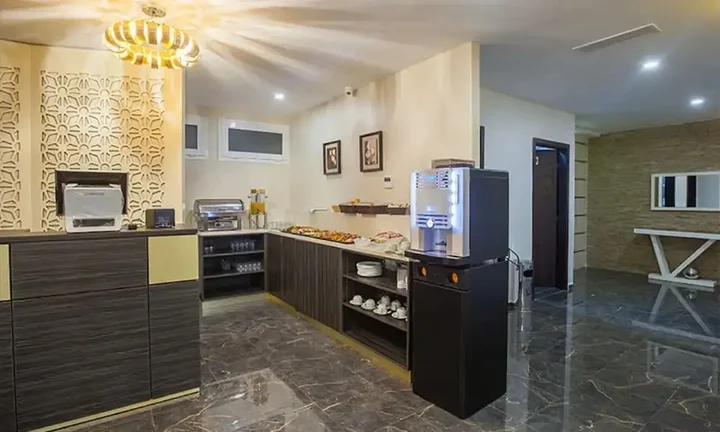 Бир-эль-Джир: Hôtel Hadil