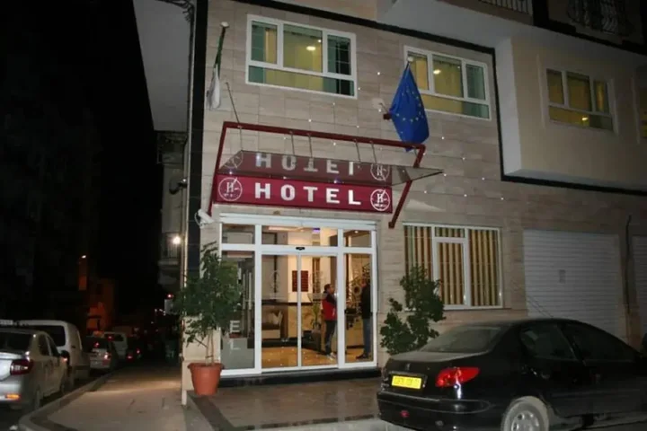 Оран: Hotel 2 Horloges