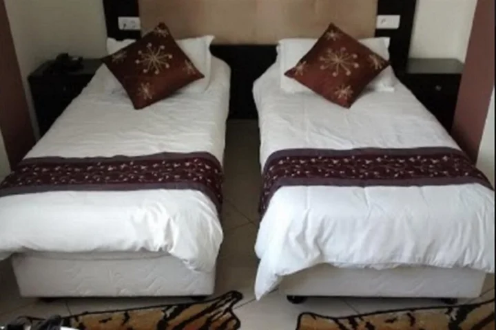 Оран: Hotel 2 Horloges