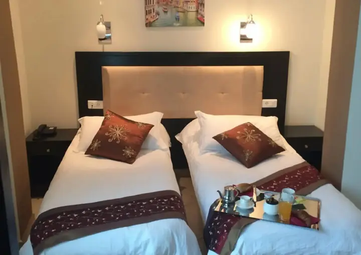 Оран: Hotel 2 Horloges