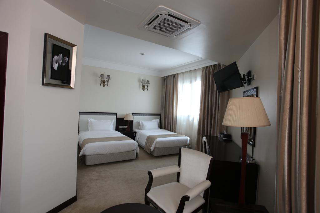 Эль-Хруб: Hotel El Khayem