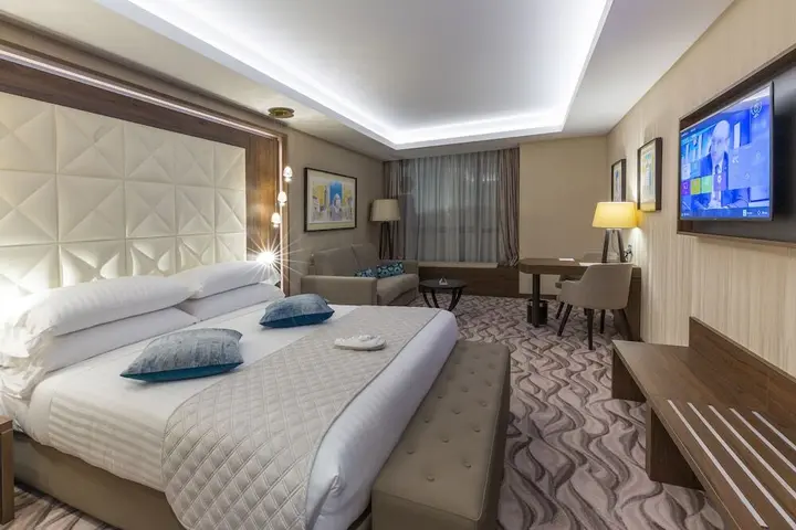Оран: Az Hotels Grand Oran