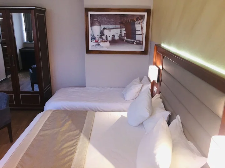 Туджа: Hôtel Auberge des Sources