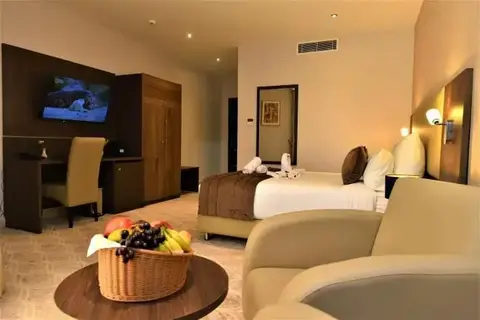 Бир-эль-Джир: Hotel MF