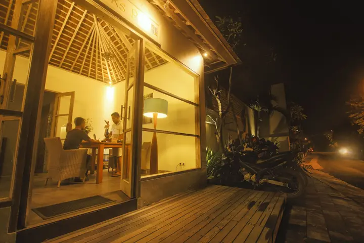 Кута: The Decks Bali