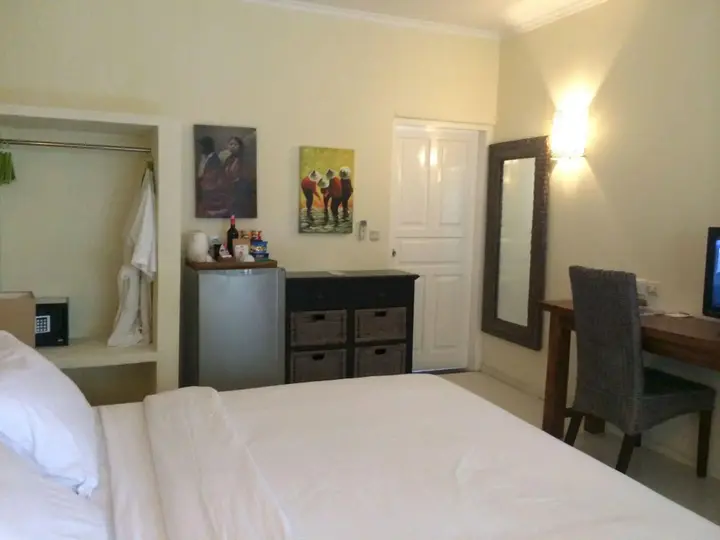 Гили Аир: Scallywags Mango Motel