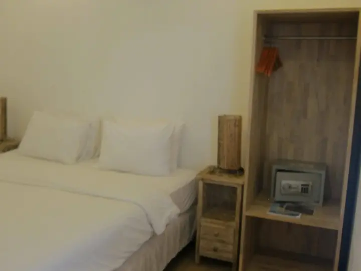 Гили Аир: Scallywags Mango Motel