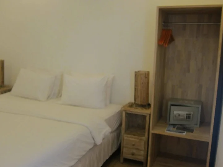 Гили Аир: Scallywags Mango Motel