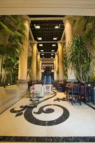 Маланг: The Aliante Hotel