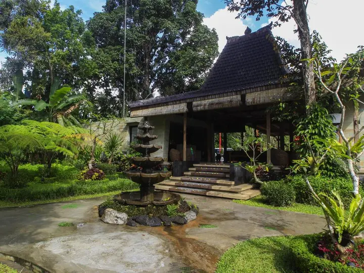 Таро: Senetan Villas and Spa Resort