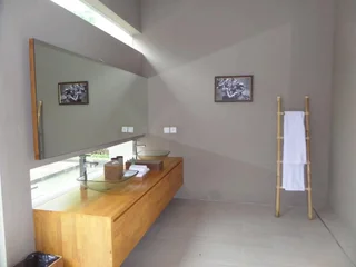 Таро: Senetan Villas and Spa Resort